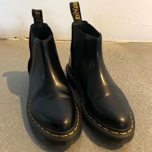 Dr Martens Chelsea boot